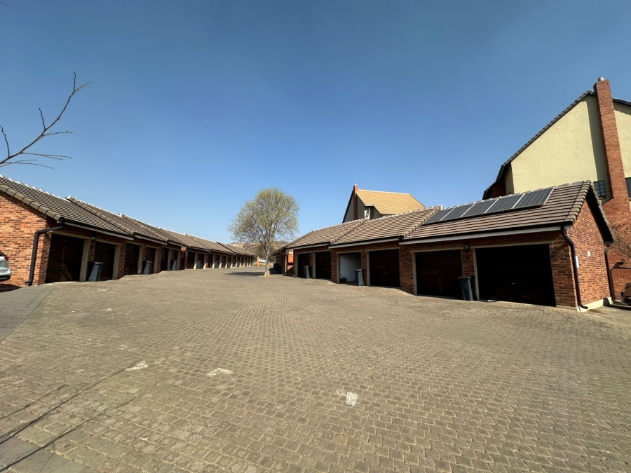 3 Bedroom Property for Sale in Meerhof North West